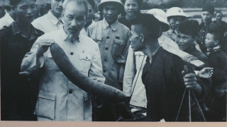 Triển lãm ‘Chủ tịch Hồ Chí Minh với phong trào thi đua yêu nước’