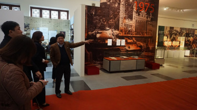 Trưng bày “Những kỷ vật đi cùng năm tháng” tại Bảo tàng Nam Định